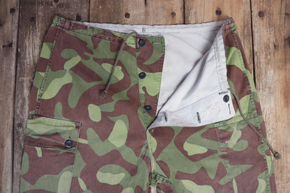 Vintage 1980s Finnish M62 camo trousers - windproof paratrooper pants - 38” x 28”