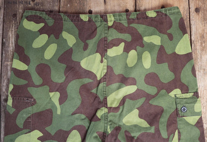 Vintage 1980s Finnish M62 camo trousers - windproof paratrooper pants - 40” x 28”