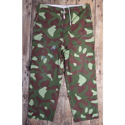 Vintage 1980s Finnish M62 camo trousers - windproof paratrooper pants - 38” x 29”