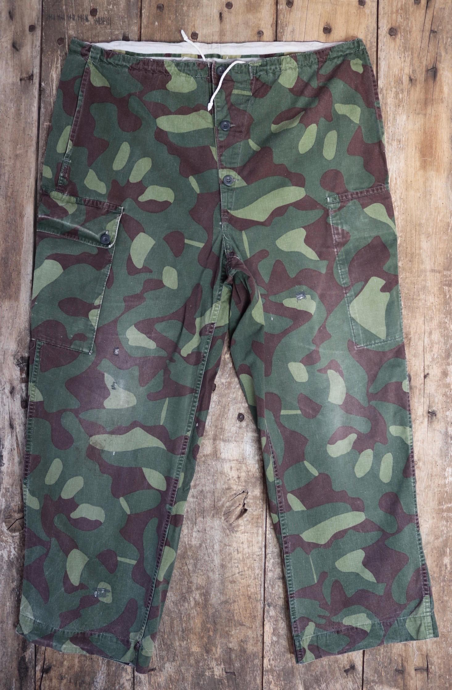 Vintage 1980s Finnish M62 camo trousers - windproof paratrooper pants - 42” x 30”