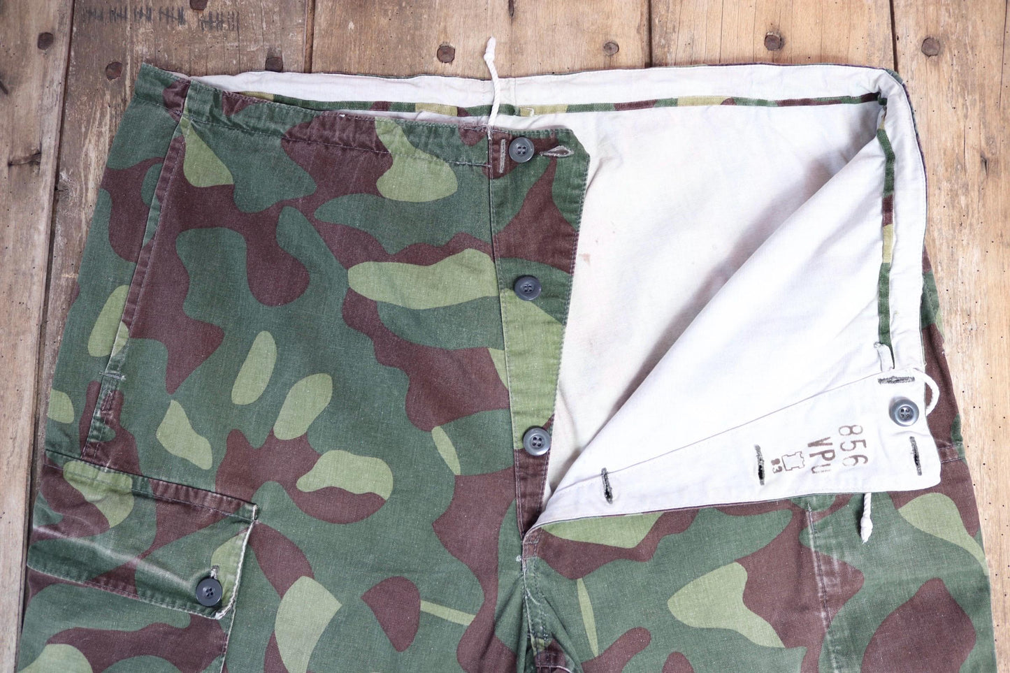 Vintage 1980s Finnish M62 camo trousers - windproof paratrooper pants - 42” x 30”