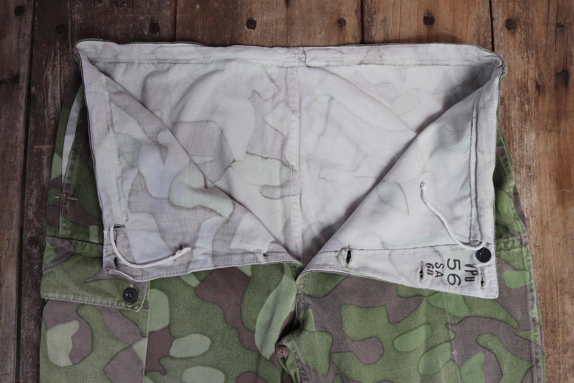 Vintage 1960s Finnish M62 camo trousers - windproof paratrooper pants - 41” x 27”