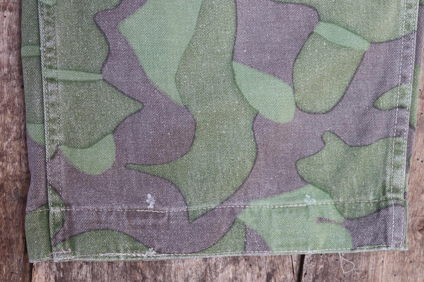 Vintage 1960s Finnish M62 camo trousers - windproof paratrooper pants - 41” x 27”