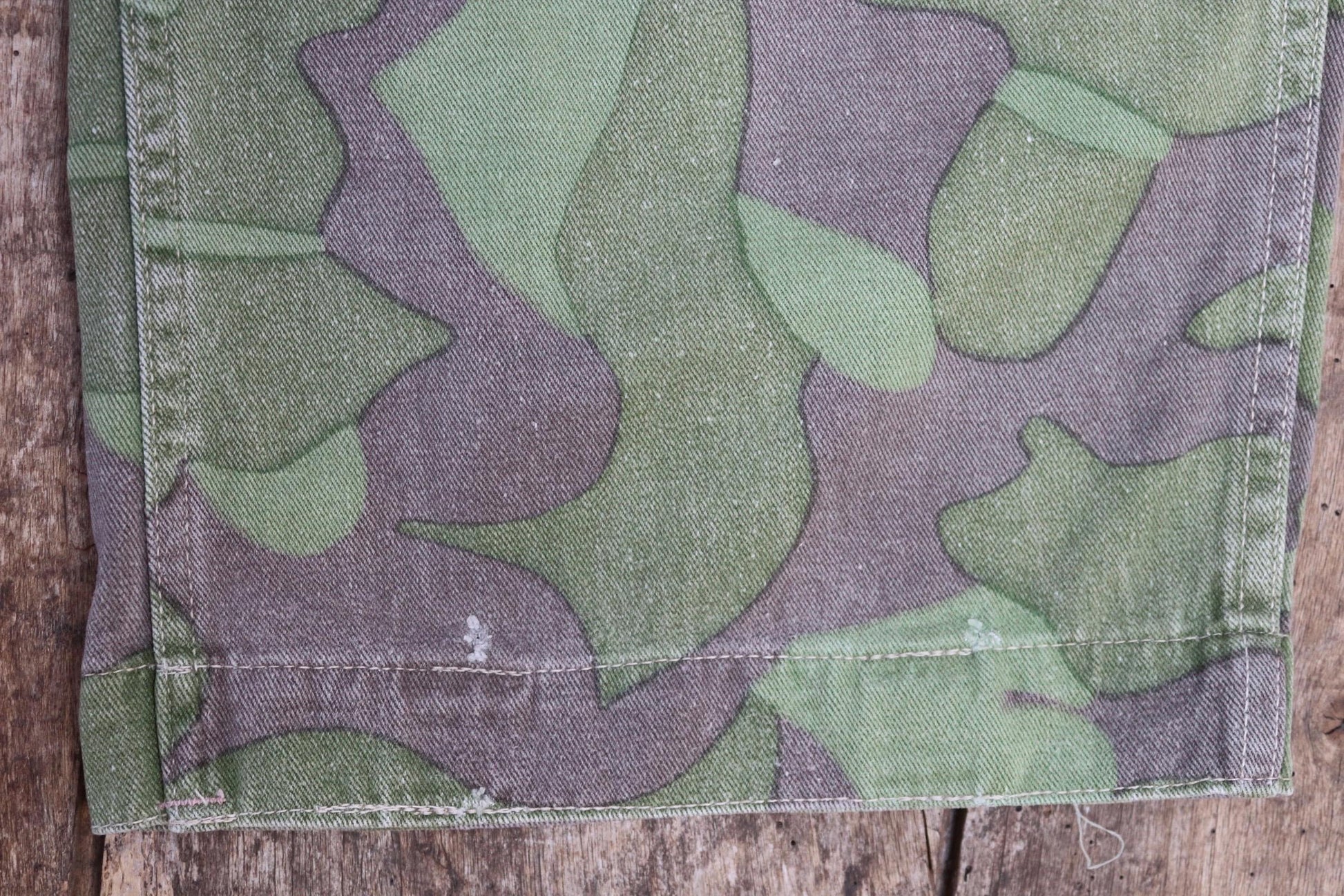 Vintage 1960s Finnish M62 camo trousers - windproof paratrooper pants - 41” x 27”