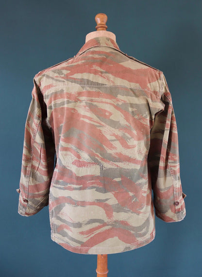 Vintage 1960s French lizard camo M47 TAP jacket - herringbone cotton - military workwear - 41" chest