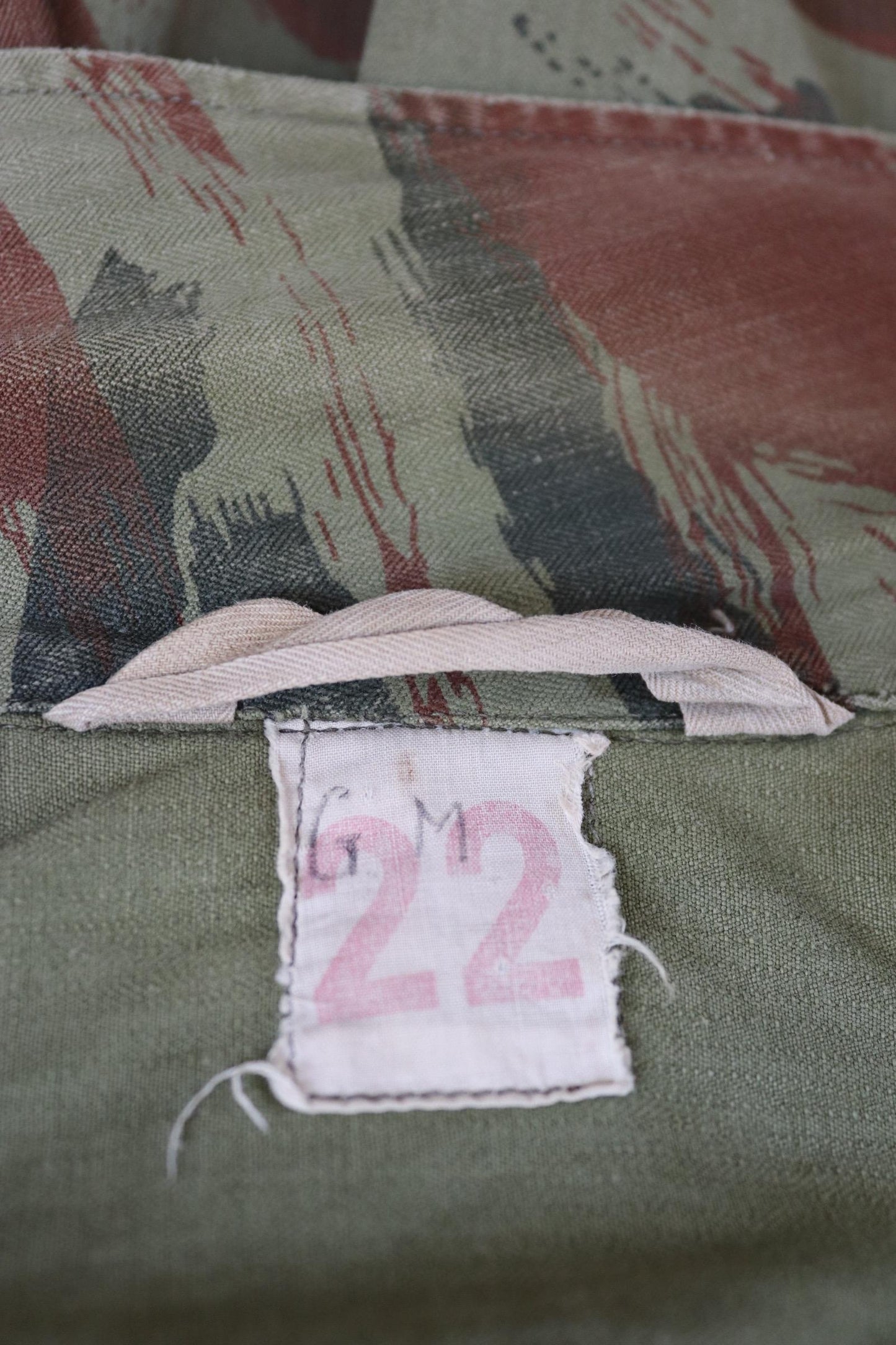 Vintage 1960s French lizard camo M47 TAP jacket - herringbone cotton - military workwear - 41" chest
