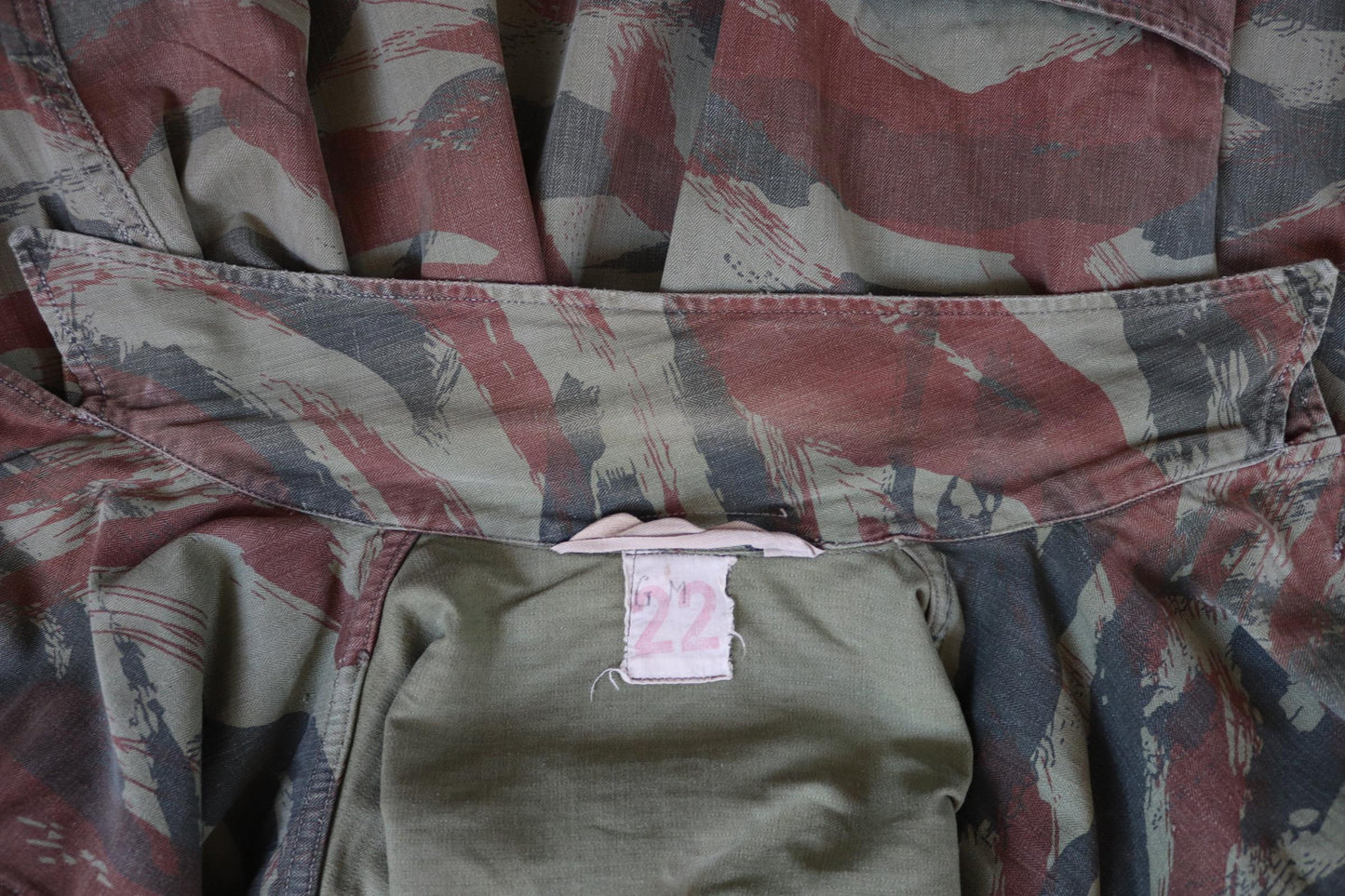 Vintage 1960s French lizard camo M47 TAP jacket - herringbone cotton - military workwear - 41" chest
