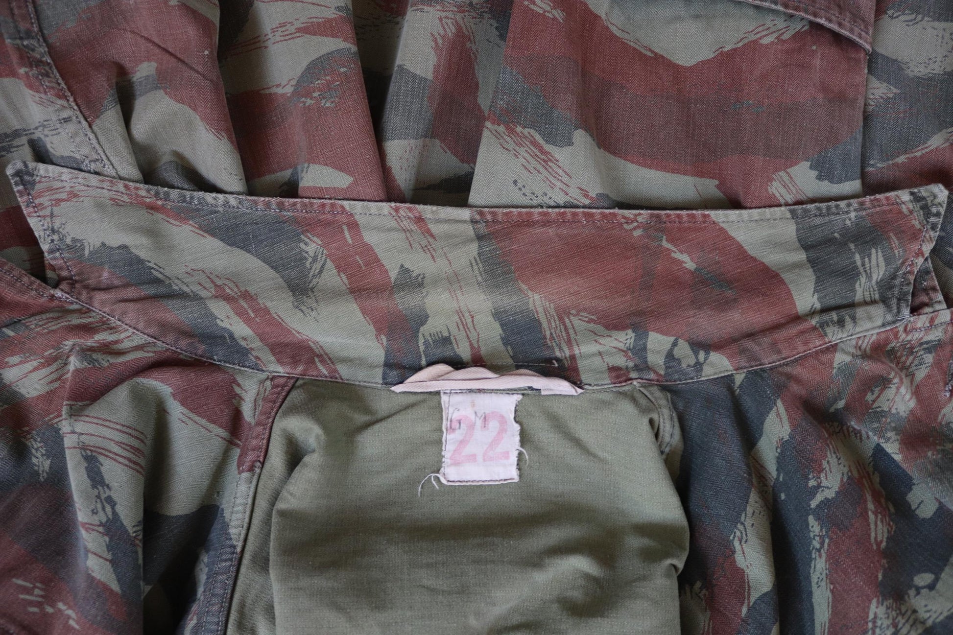 Vintage 1960s French lizard camo M47 TAP jacket - herringbone cotton - military workwear - 41" chest