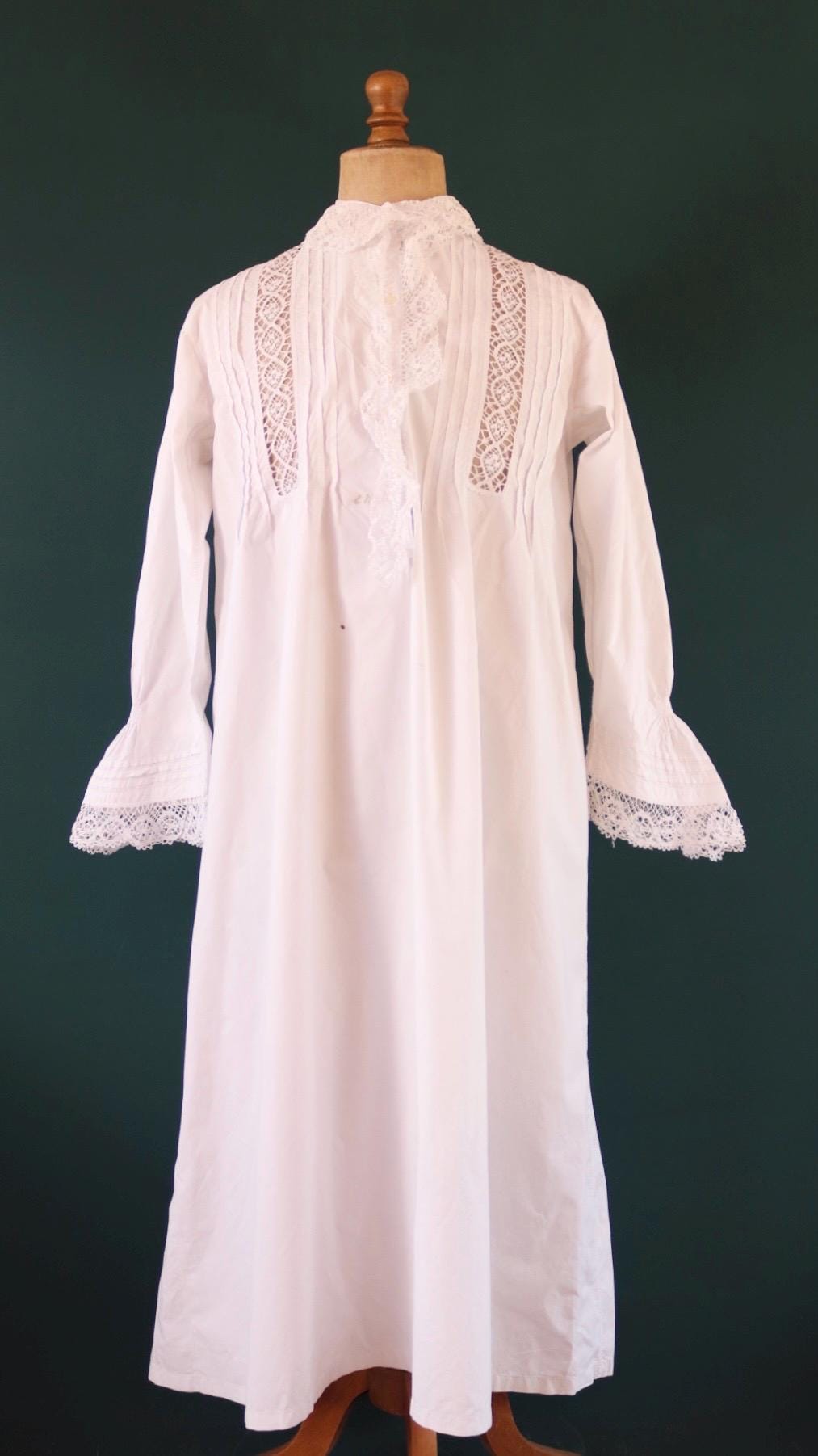 Antique 1800s Victorian white cotton nightgown - vintage 1900s dress - cottagecore - handmade lace - 48” chest