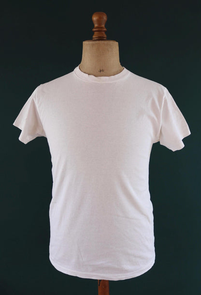 Vintage 1990s Hanes blank t shirt - plain white tee - 39” chest