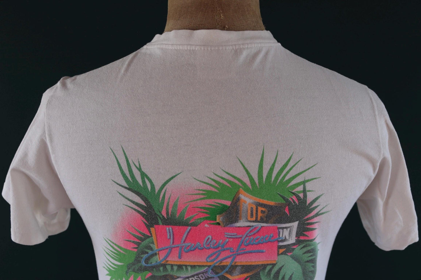 Vintage 1990s Harley Davidson t shirt - Hawaiian luau - 38" chest
