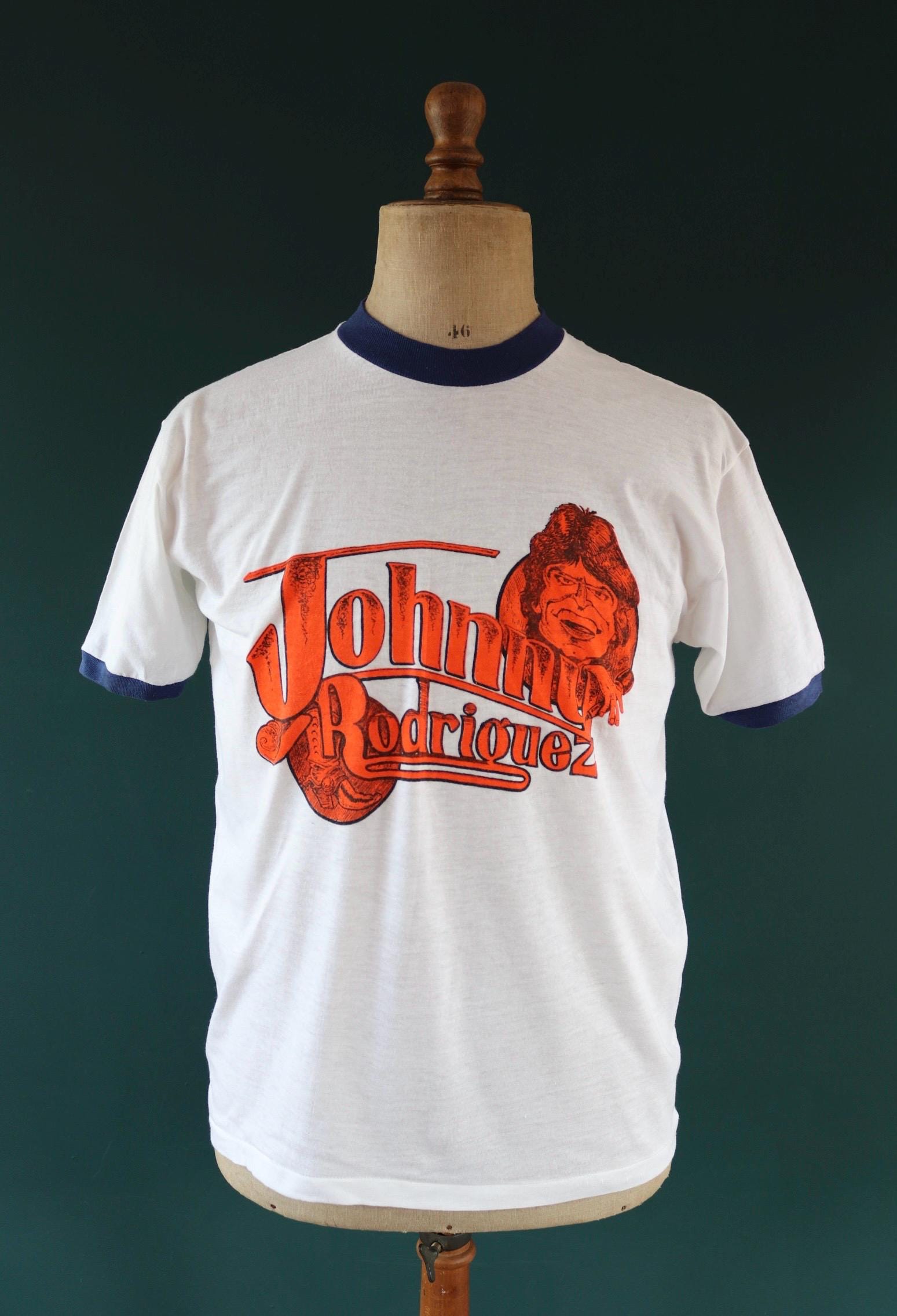 Vintage 1970s country music t shirt - Johnny Rodriguez print - rock tee - 42” chest