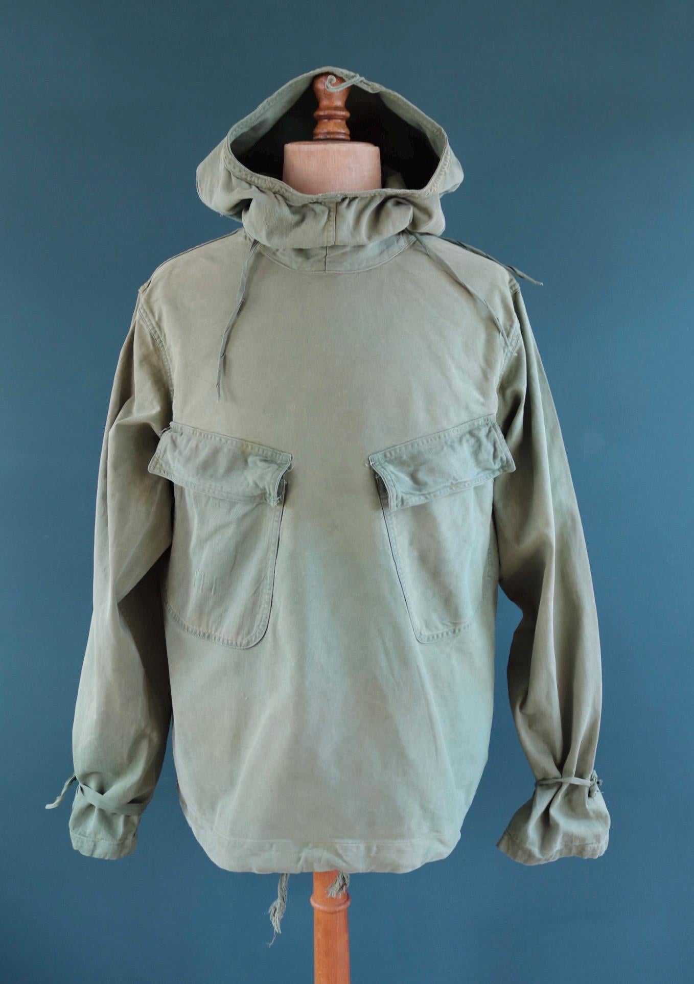 Vintage 1940s US Navy gunners smock - wet weather parka - WW2 USN - naval deck jacket - military anorak - 50” chest