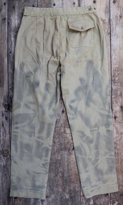 Vintage 1950s British army chinos - military trousers - pleated pants - 33" x 33"