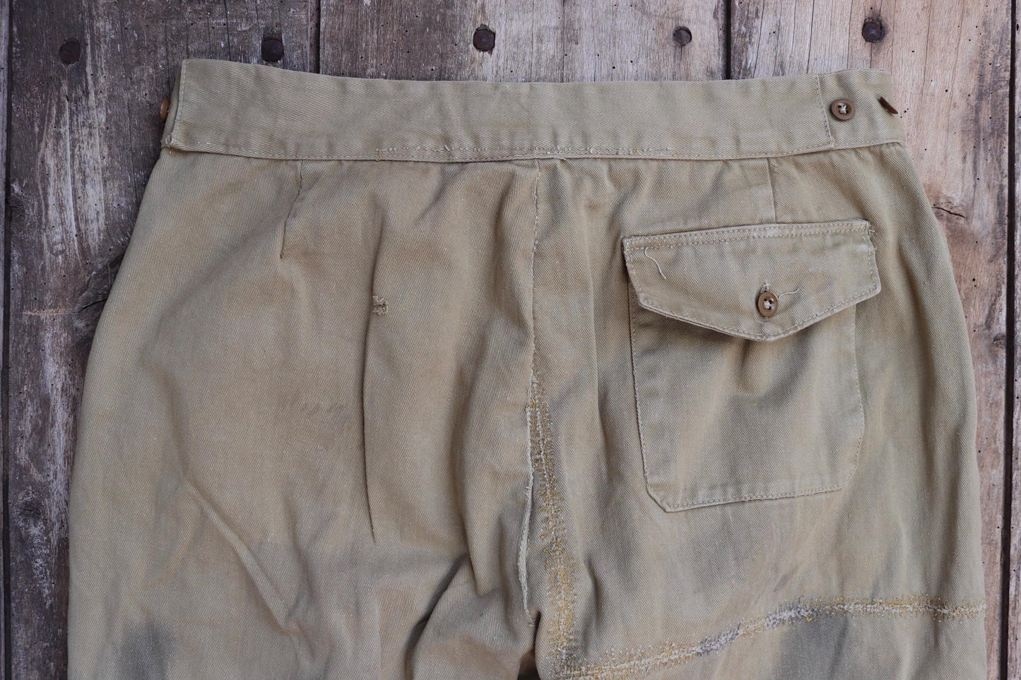 Vintage 1950s British army chinos - military trousers - pleated pants - 33" x 33"