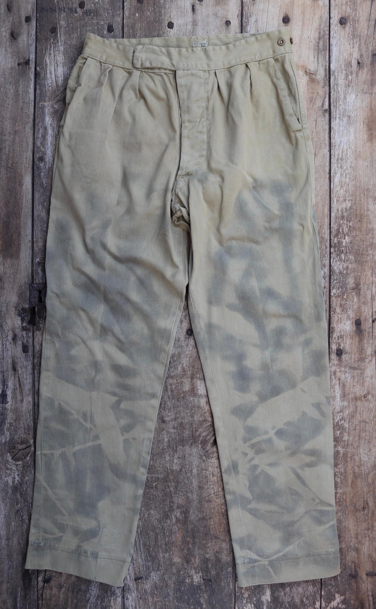 Vintage 1950s British army chinos - military trousers - pleated pants - 33" x 33"