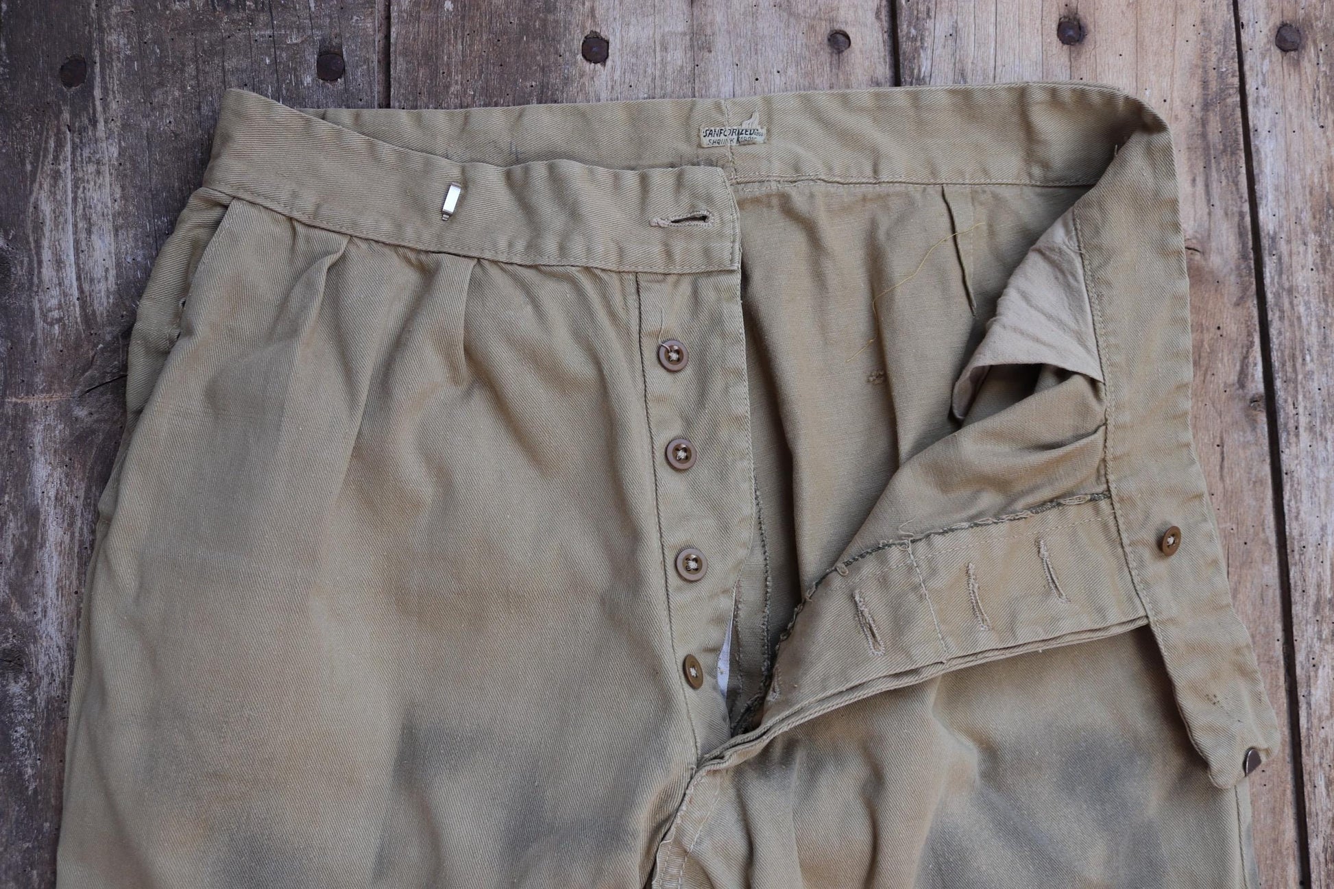 Vintage 1950s British army chinos - military trousers - pleated pants - 33" x 33"