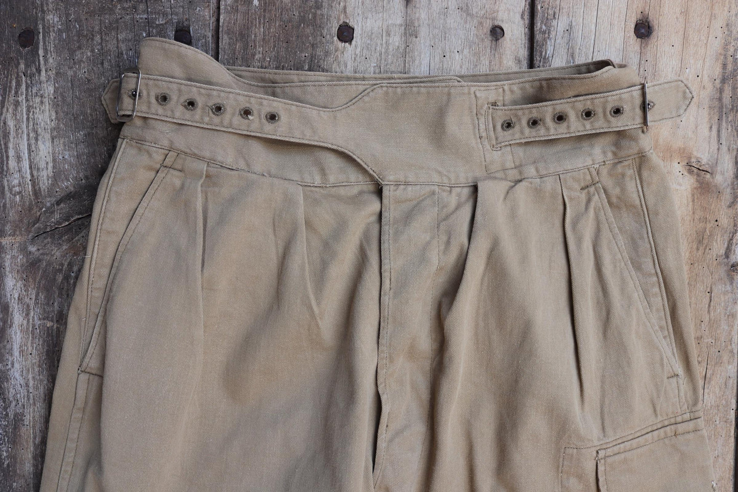 Vintage 1960s British army Gurkha trousers - military pleated pants - 30" x 27"