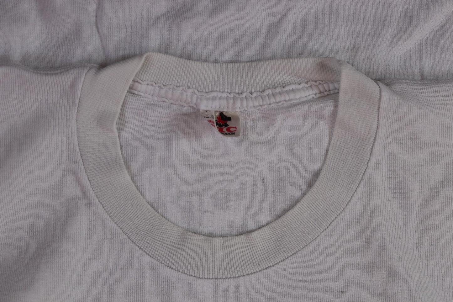 Vintage 1970s blank t shirt - plain white tee - 32” 34” 36” chest