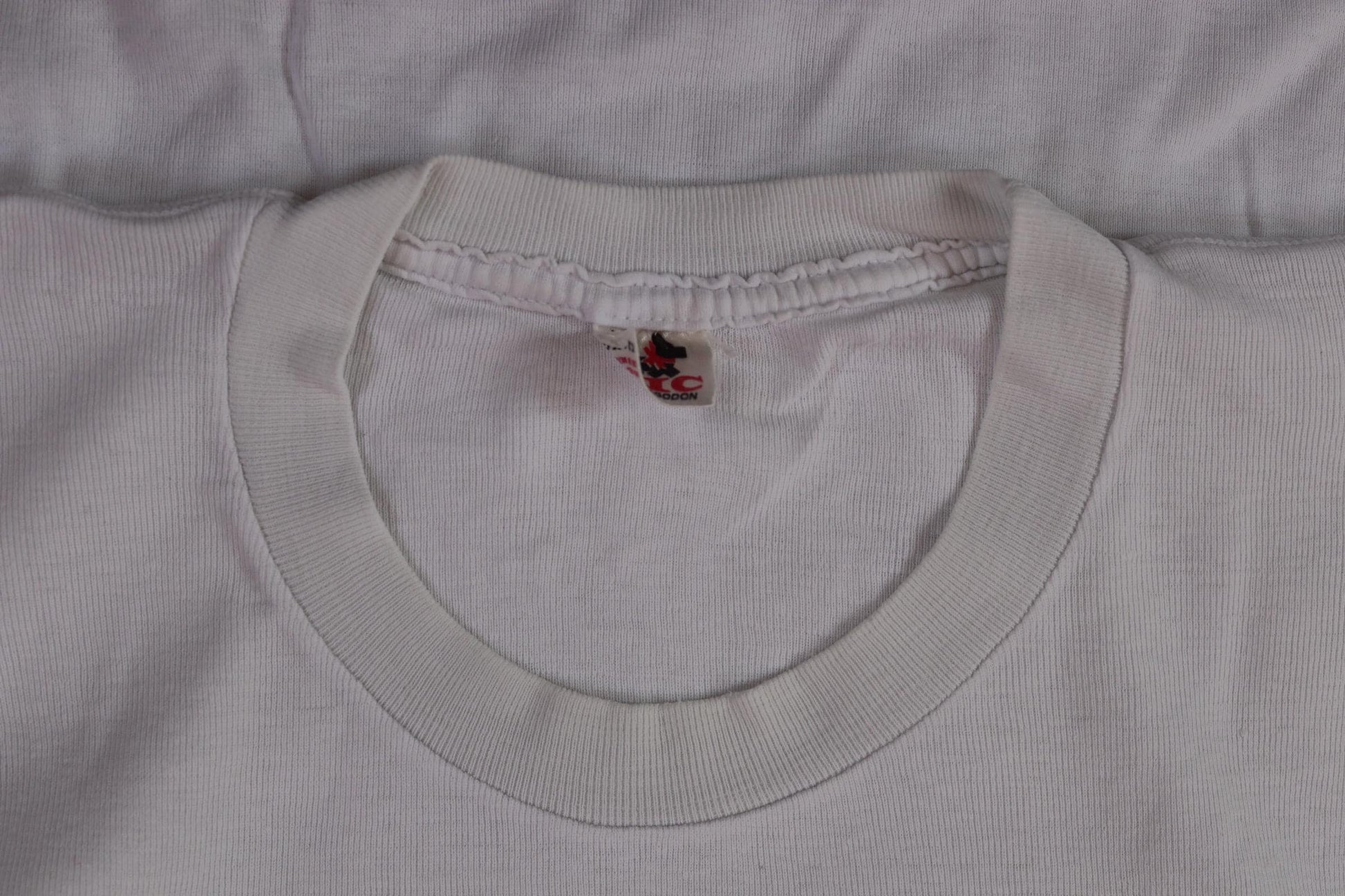 Vintage 1970s blank t shirt - plain white tee - 32” 34” 36” chest