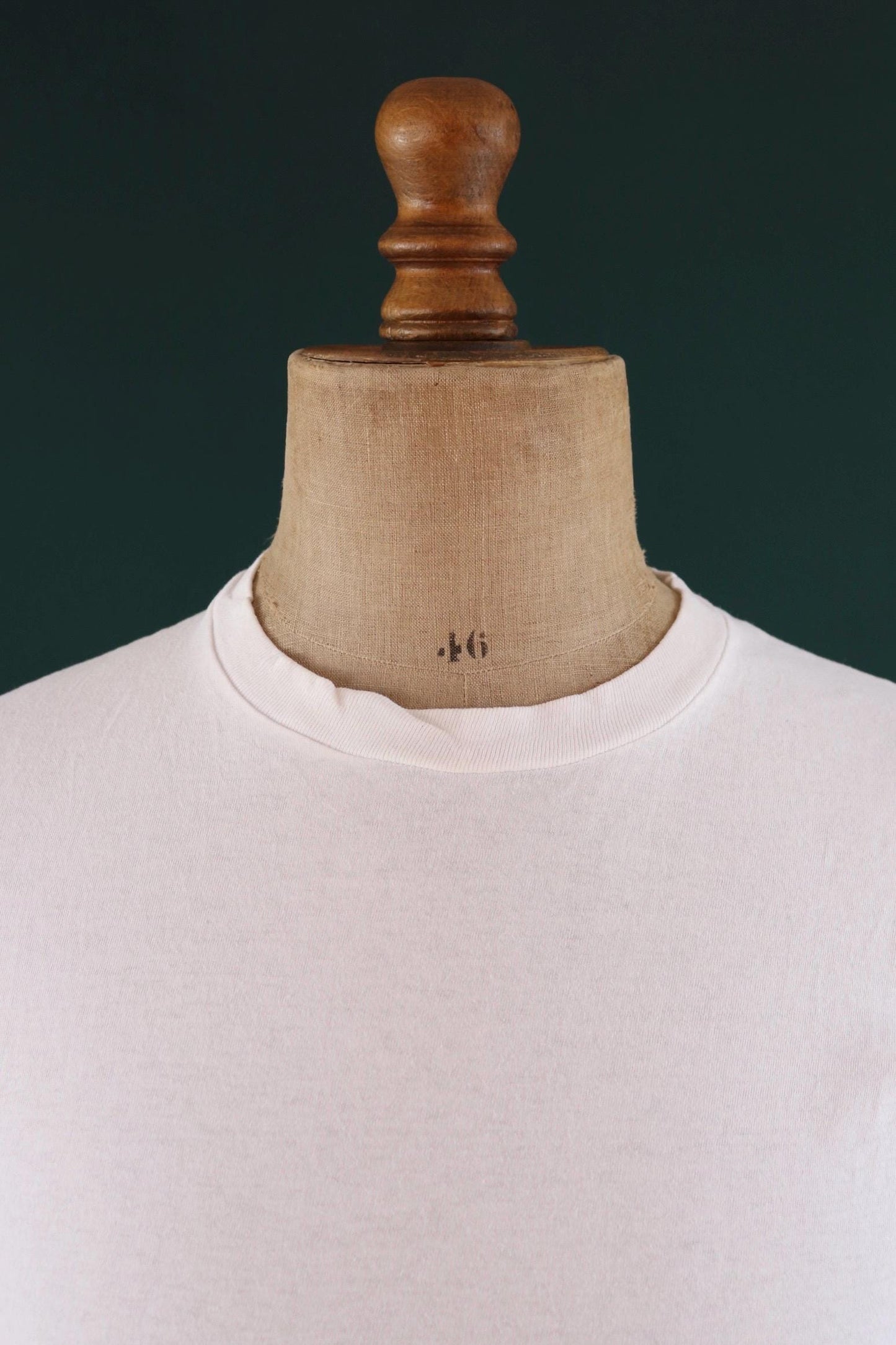 Vintage 1990s Hanes blank t shirt - plain white tee - 39” chest
