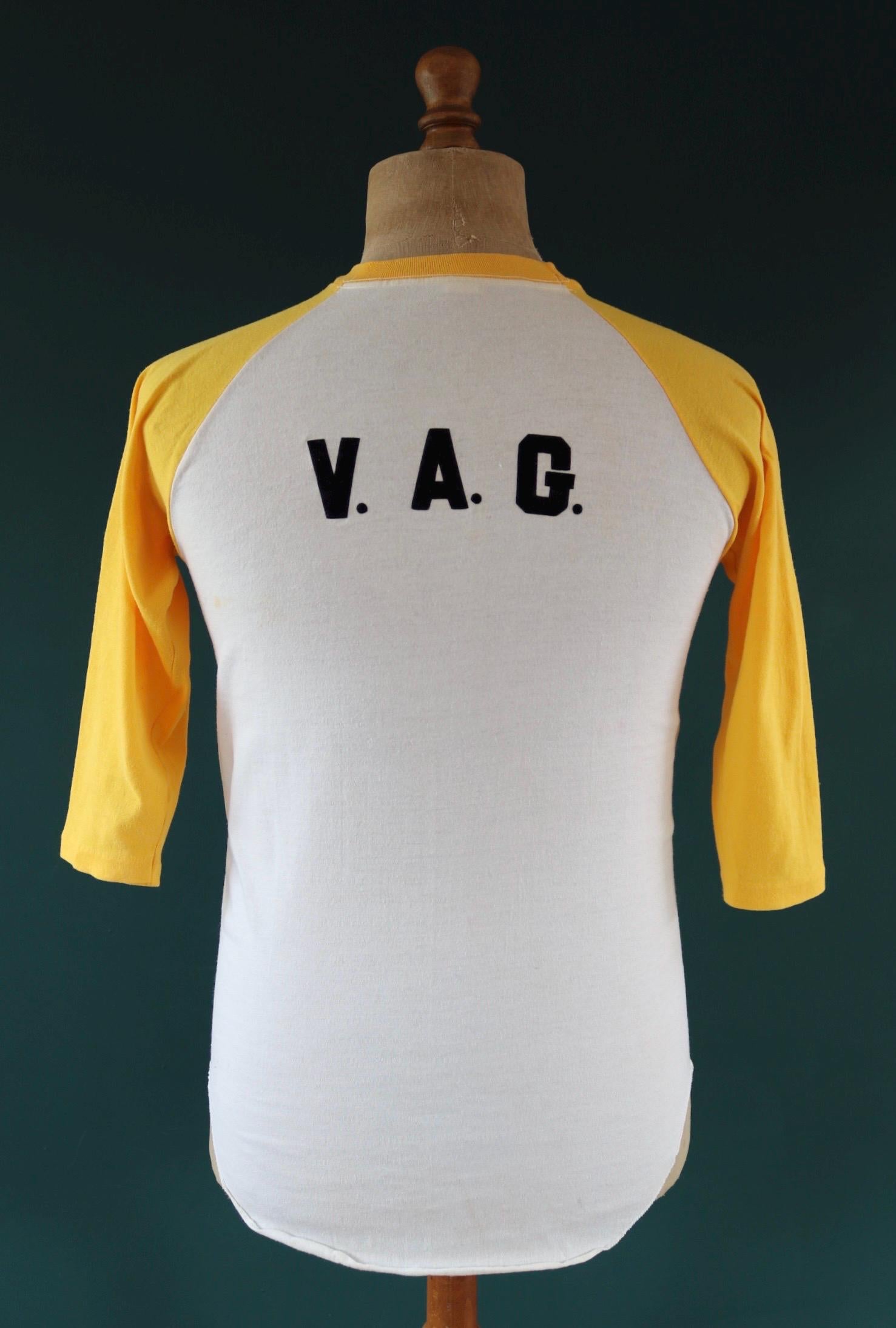 Vintage 1970s drinking team t shirt - single stitch - flock letter print - 38” chest