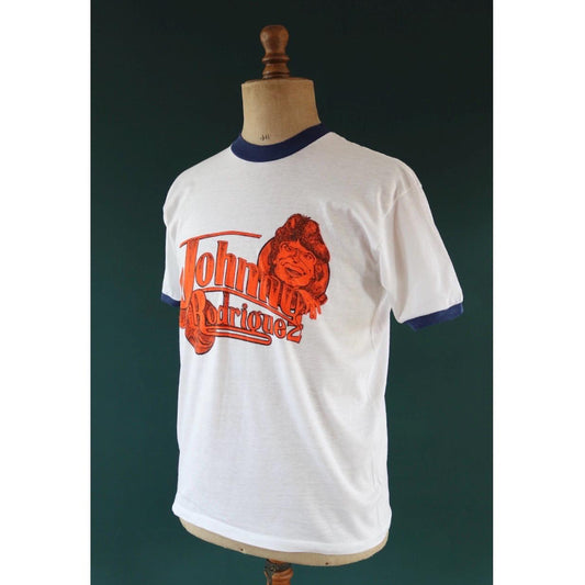 Vintage 1970s country music t shirt - Johnny Rodriguez print - rock tee - 42” chest