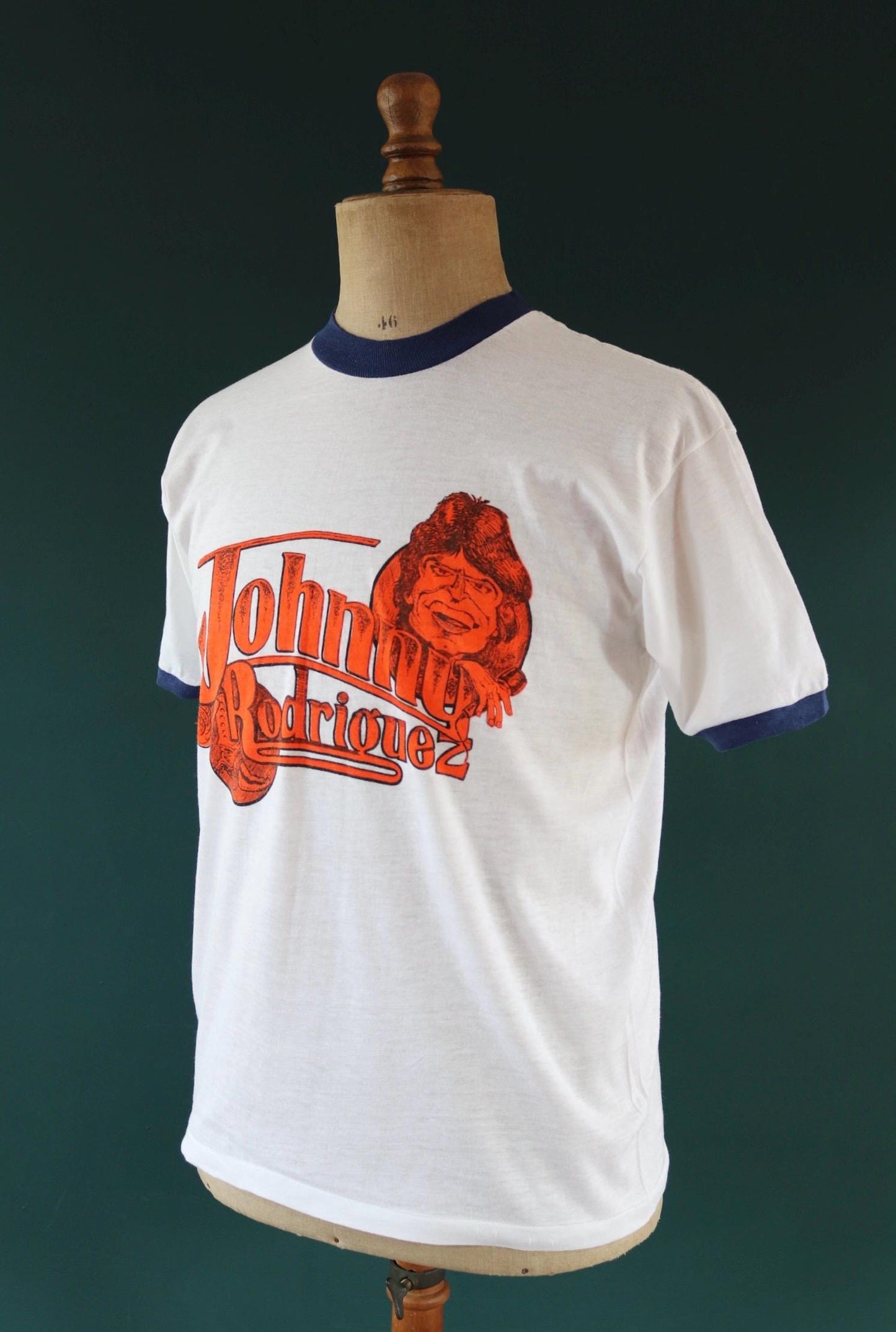 Vintage 1970s country music t shirt - Johnny Rodriguez print - rock tee - 42” chest