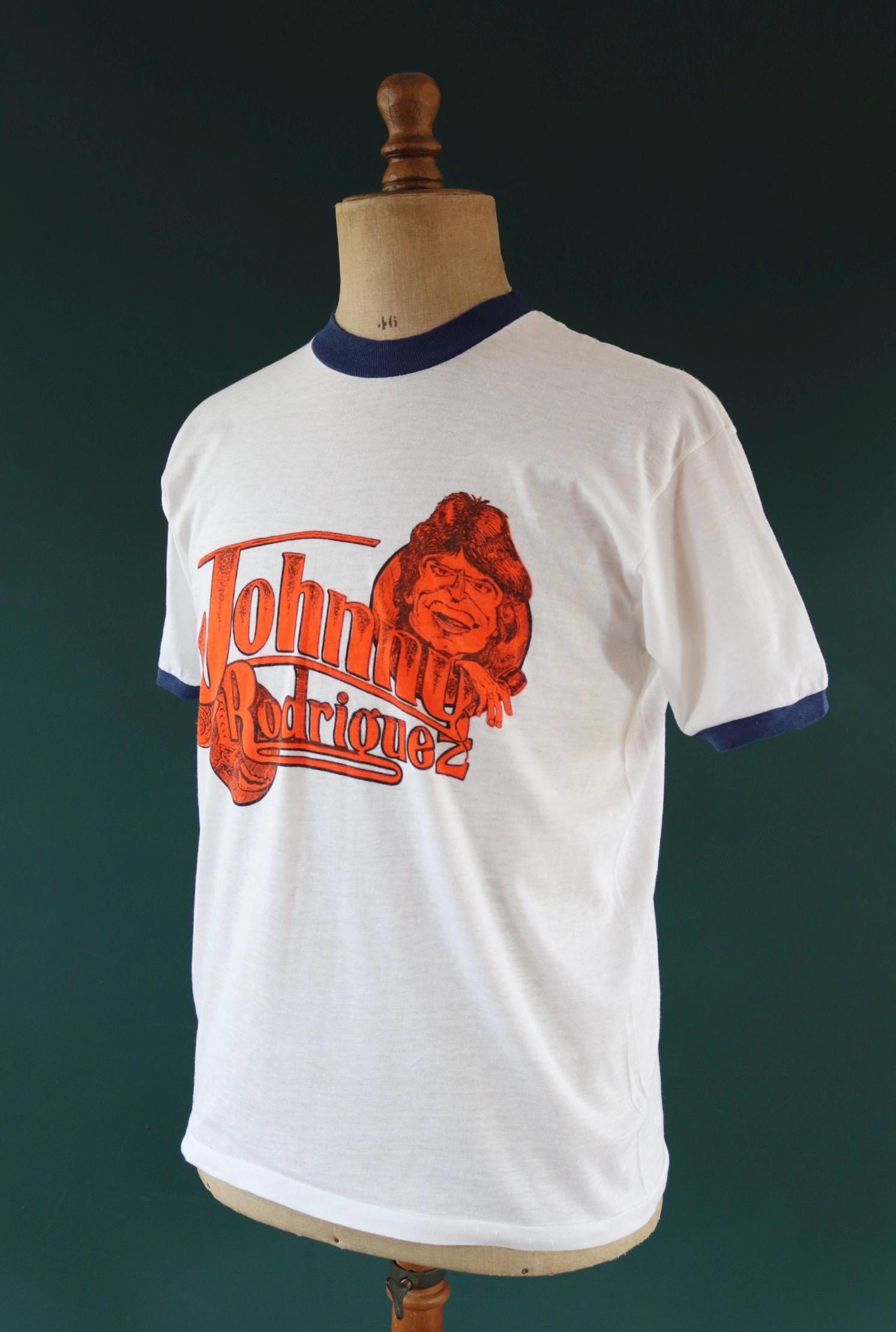 Vintage 1970s country music t shirt - Johnny Rodriguez print - rock tee - 42” chest