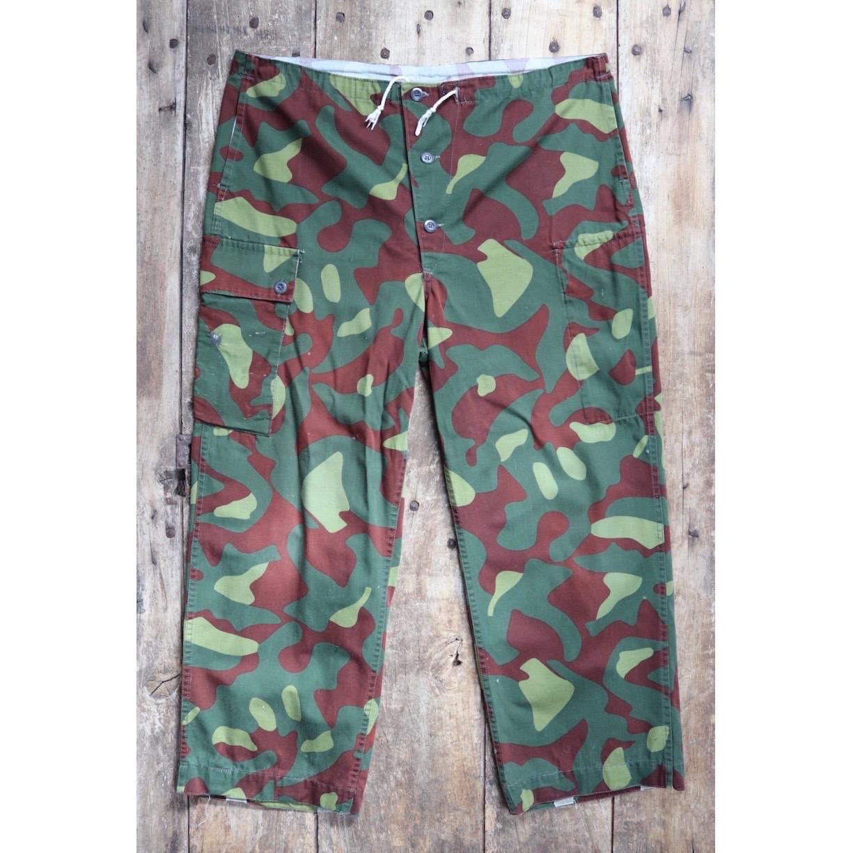 Vintage 1980s Finnish M62 camo trousers - windproof paratrooper pants - 42” x 28”