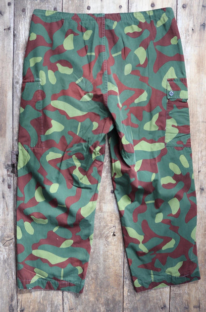 Vintage 1980s Finnish M62 camo trousers - windproof paratrooper pants - 42” x 28”