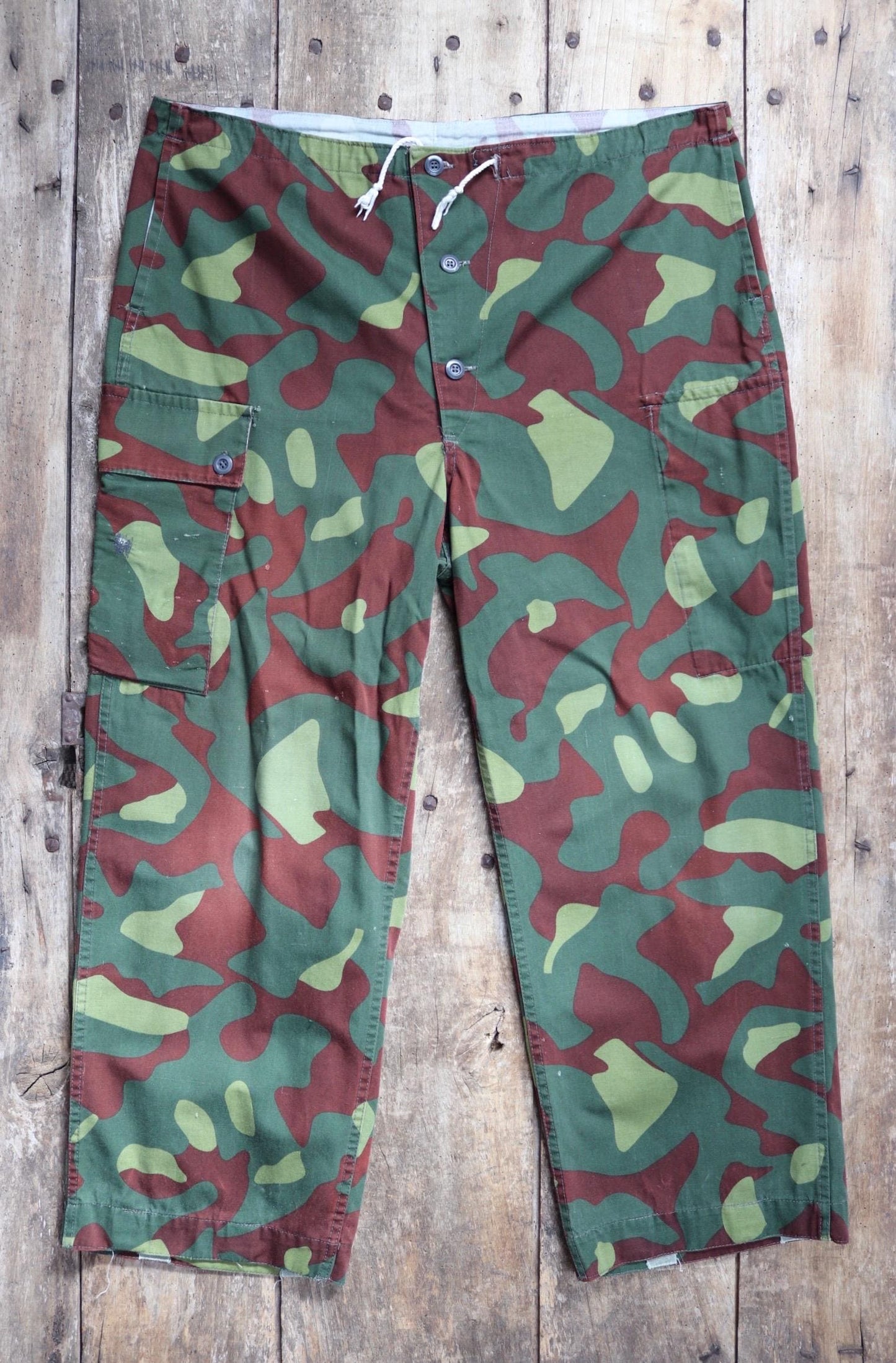 Vintage 1980s Finnish M62 camo trousers - windproof paratrooper pants - 42” x 28”