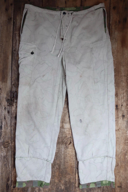 Vintage 1960s Finnish M62 camo trousers - windproof paratrooper pants - 40” x 34”
