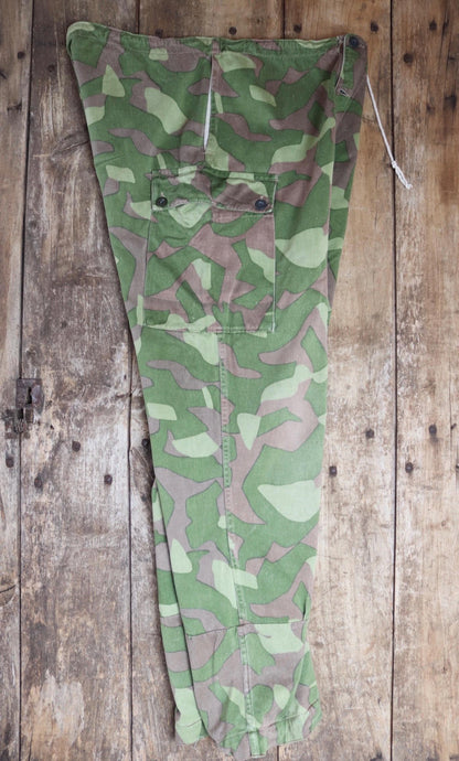 Vintage 1960s Finnish M62 camo trousers - windproof paratrooper pants - 40” x 34”