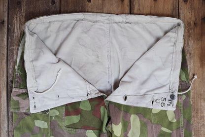 Vintage 1970s Finnish M62 camo trousers - windproof paratrooper pants - 42” x 28”