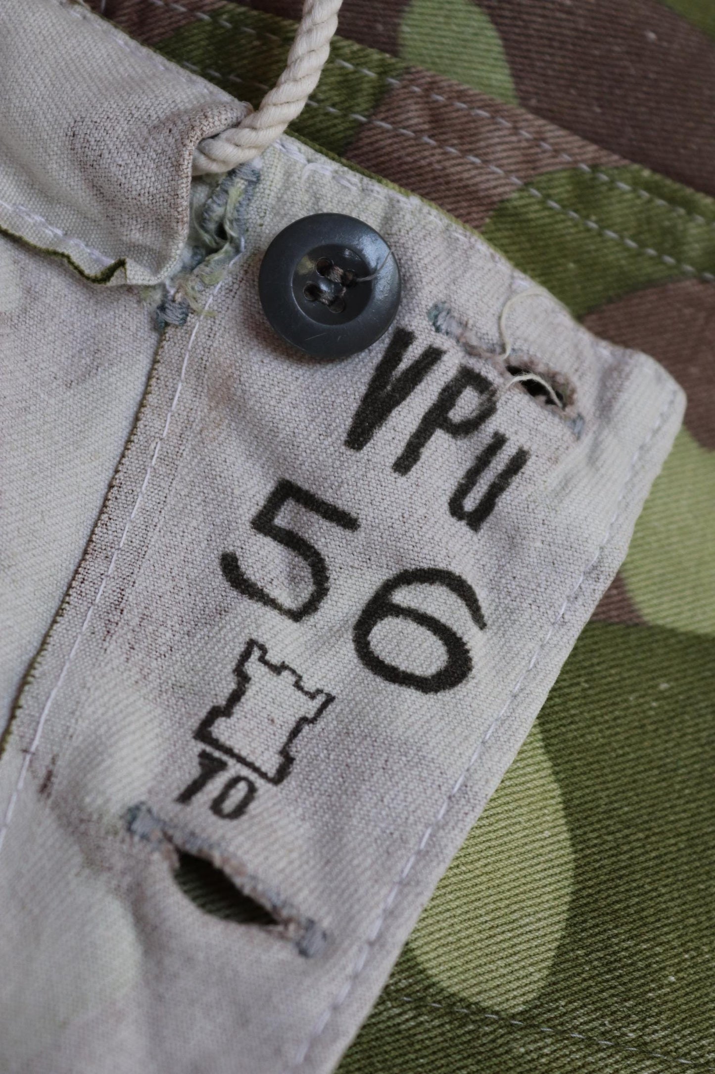 Vintage 1970s Finnish M62 camo trousers - windproof paratrooper pants - 42” x 28”
