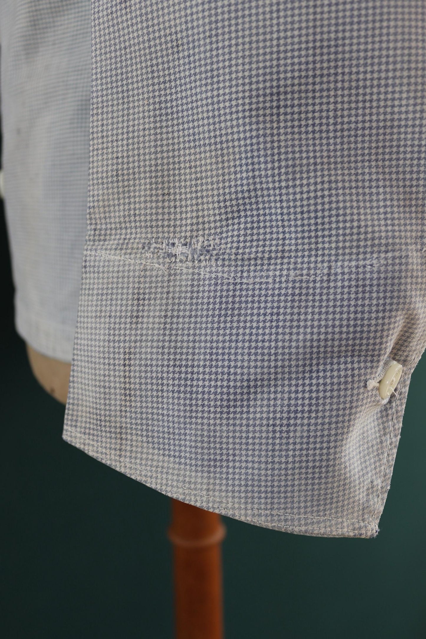 Vintage 1940s French chefs jacket - dogtooth check cotton - double breasted workwear - darned and repaired - 40” chest