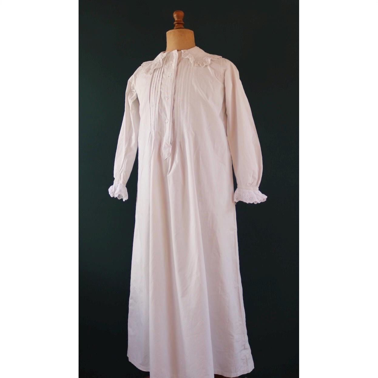 Antique 1800s Victorian white cotton nightgown - vintage 1900s dress - cottagecore - handmade lace - 43” chest