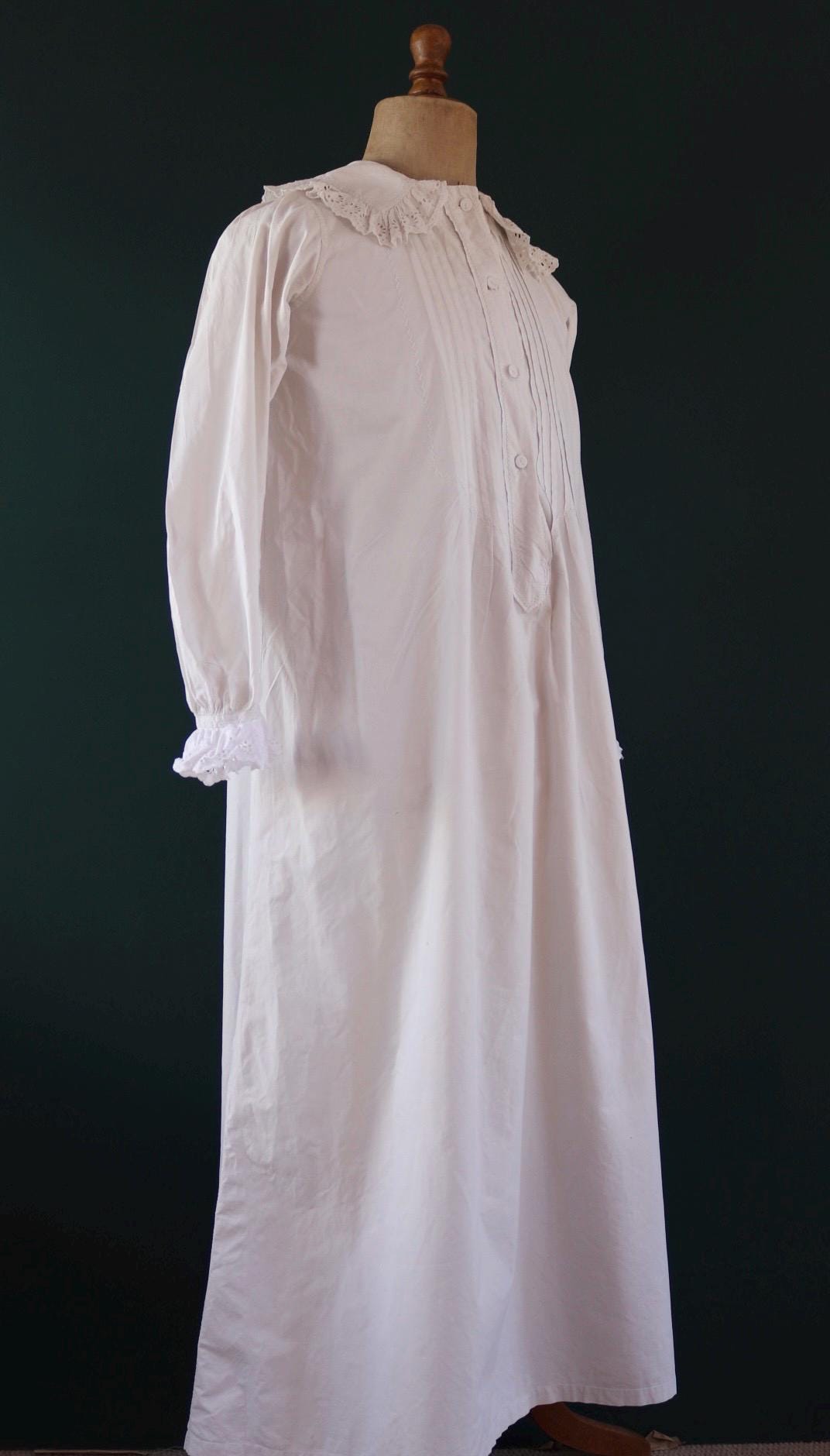 Antique 1800s Victorian white cotton nightgown - vintage 1900s dress - cottagecore - handmade lace - 43” chest