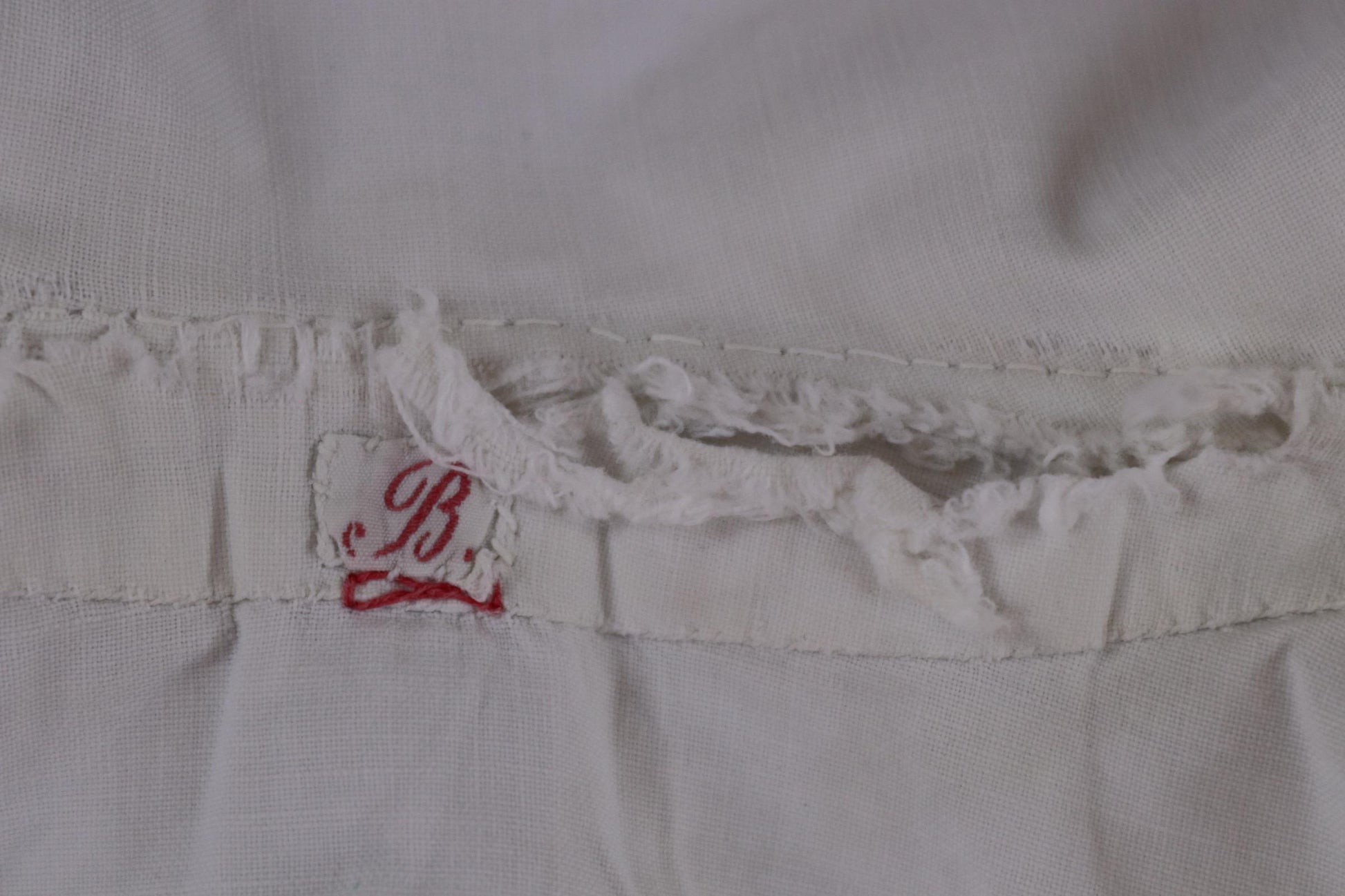 Antique 1800s Victorian white cotton nightgown - vintage 1900s dress - cottagecore - handmade lace - 43” chest