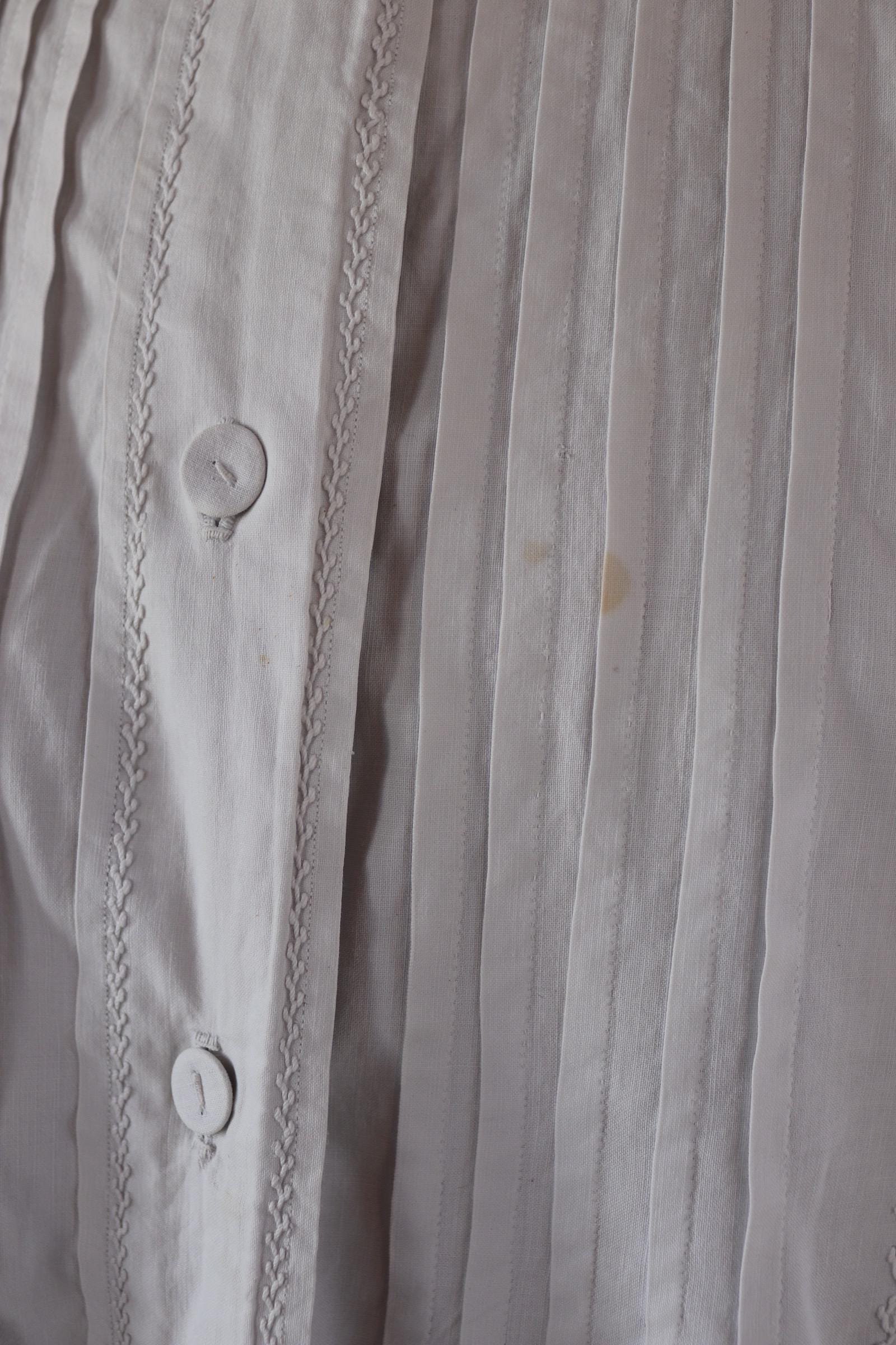 Antique 1800s Victorian white cotton nightgown - vintage 1900s dress - cottagecore - handmade lace - 43” chest