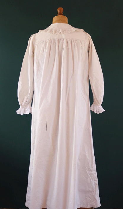 Antique 1800s Victorian white cotton nightgown - vintage 1900s dress - cottagecore - handmade lace - 43” chest