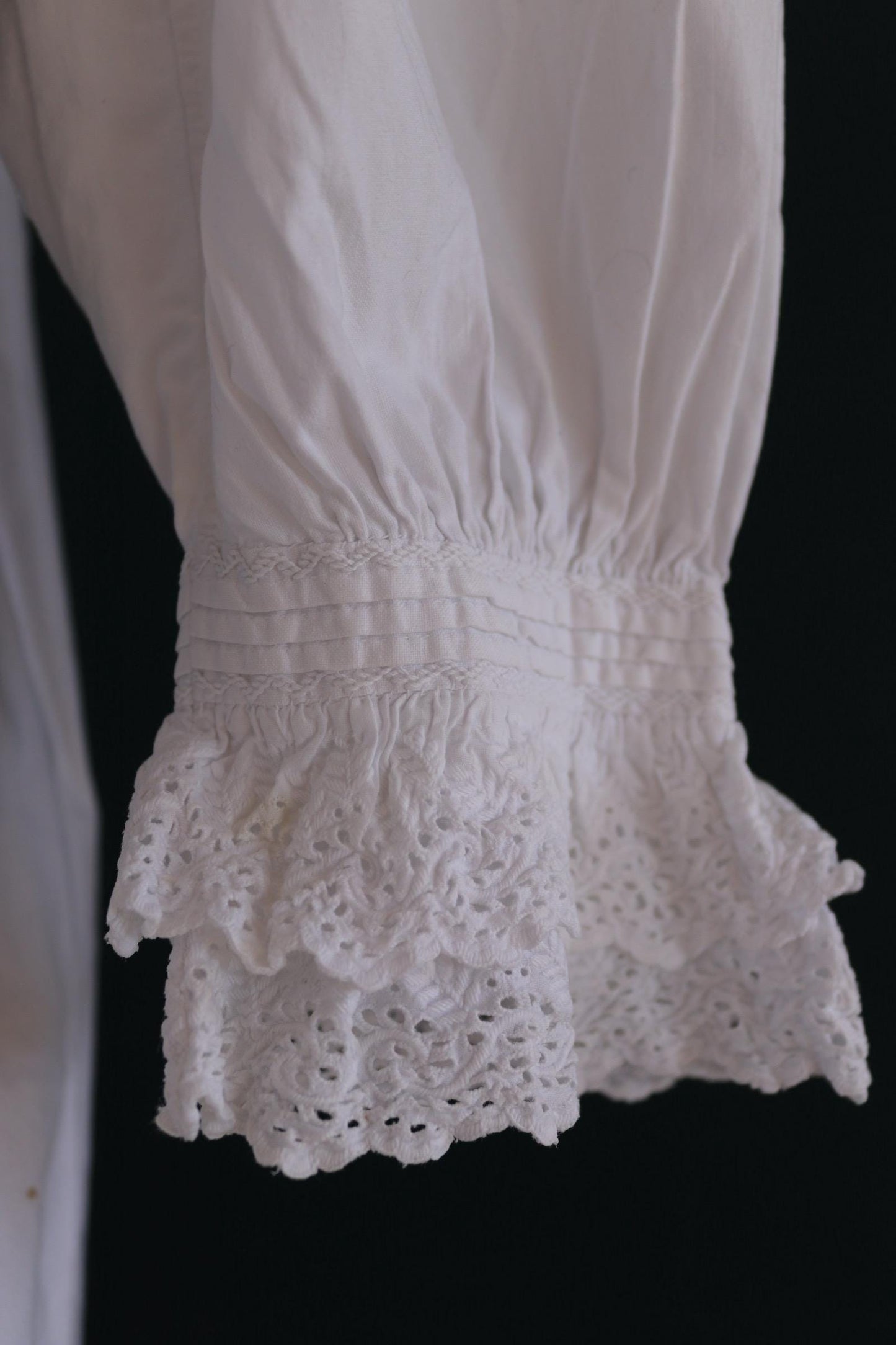 Antique 1800s Victorian white cotton nightgown - vintage 1900s dress - cottagecore - broderie Anglais - 46” chest