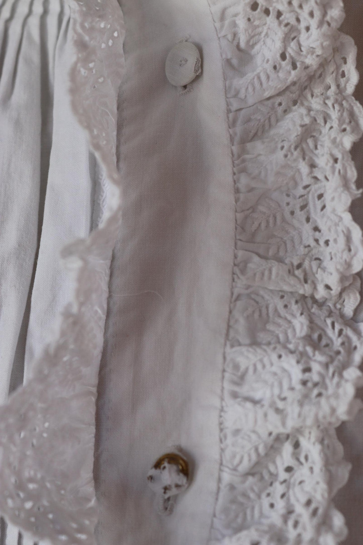 Antique 1800s Victorian white cotton nightgown - vintage 1900s dress - cottagecore - broderie Anglais - 46” chest