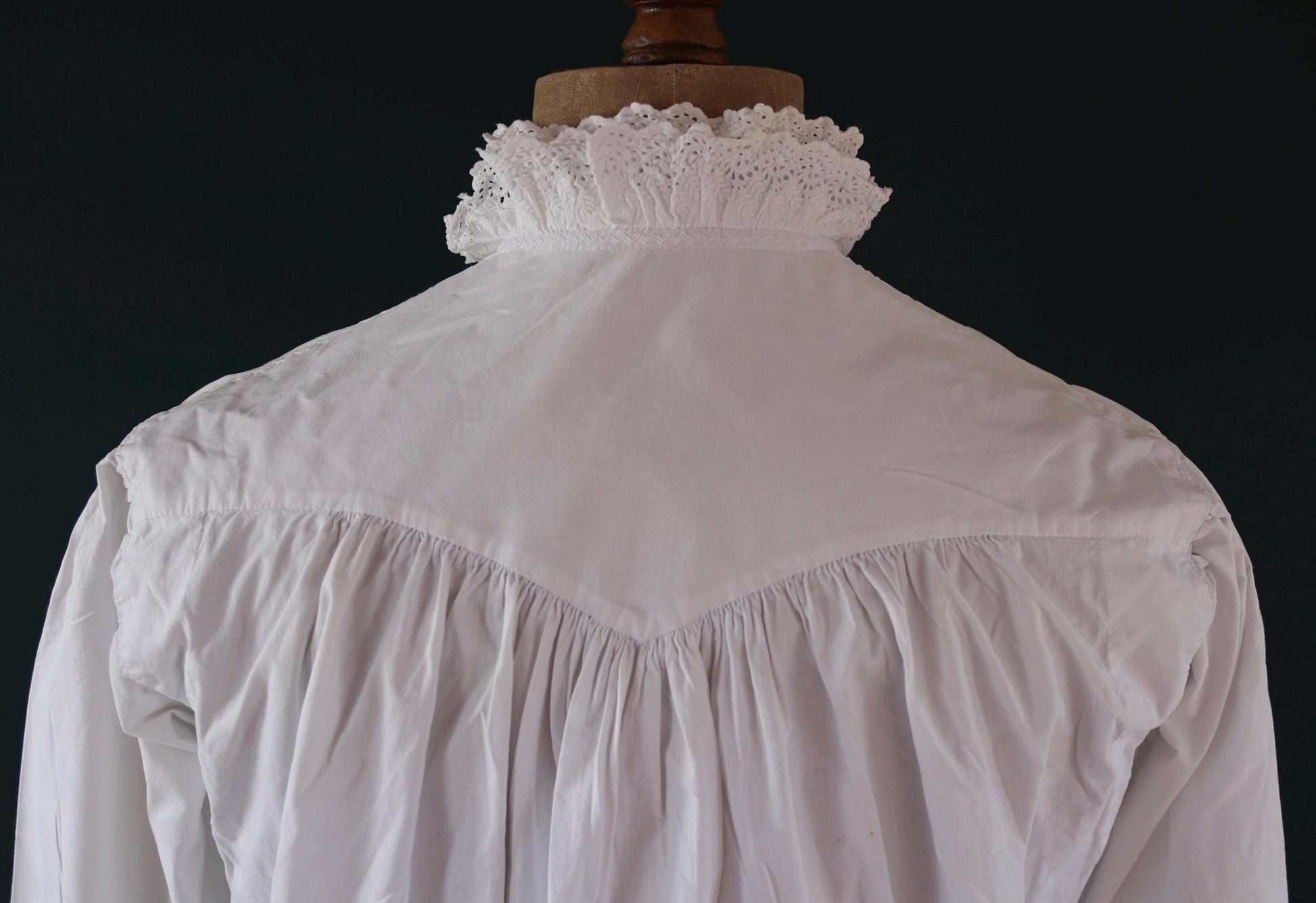 Antique 1800s Victorian white cotton nightgown - vintage 1900s dress - cottagecore - broderie Anglais - 46” chest