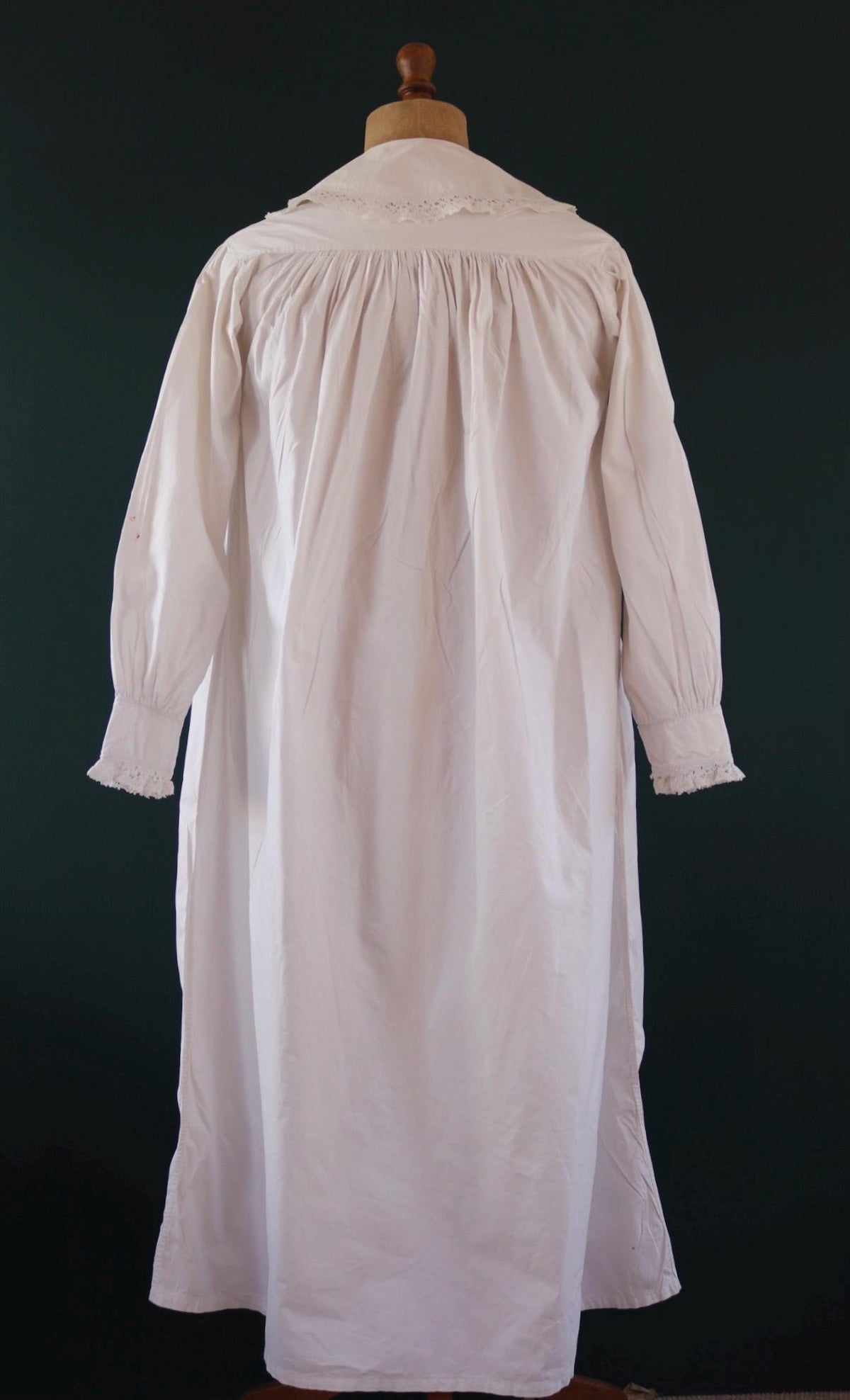 Antique 1800s Victorian white cotton nightgown - vintage 1900s dress - cottagecore - broderie Anglais - 50” chest