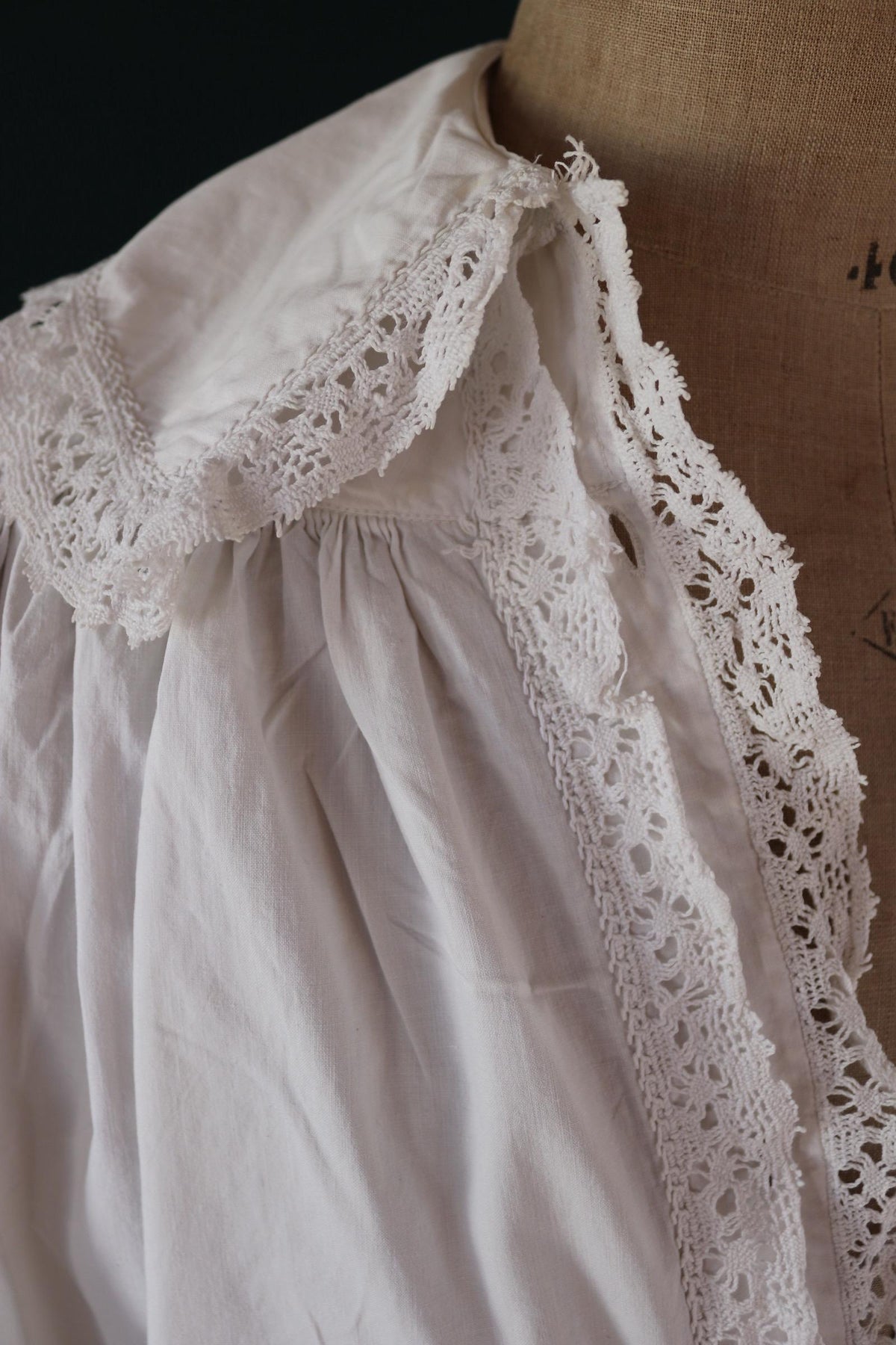 Antique 1800s Victorian white cotton nightgown - vintage 1900s dress - cottagecore - broderie Anglais - 50” chest