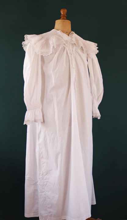 Antique 1800s Victorian white cotton nightgown - vintage 1900s dress - cottagecore - broderie Anglais - 42” chest