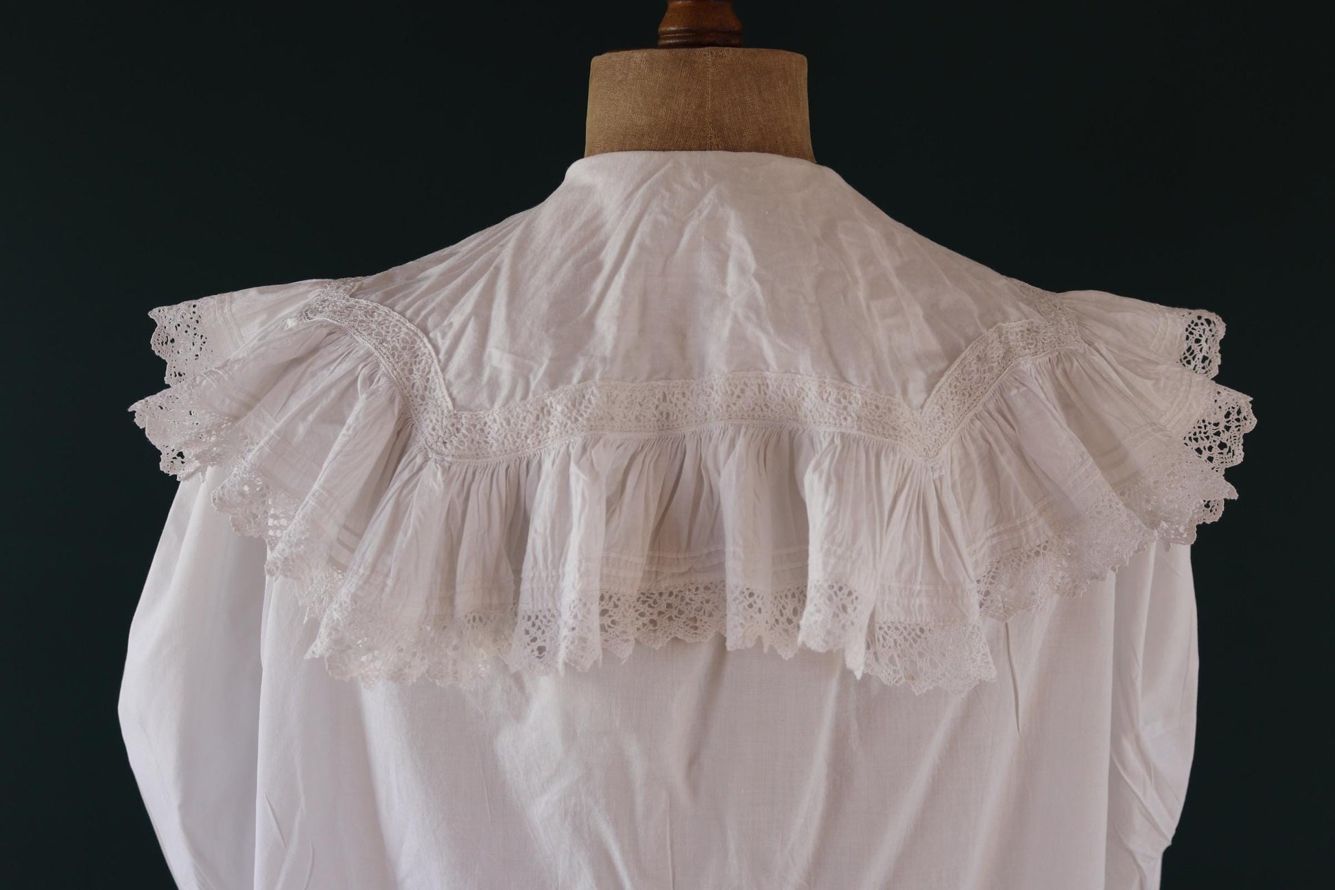 Antique 1800s Victorian white cotton nightgown - vintage 1900s dress - cottagecore - broderie Anglais - 42” chest