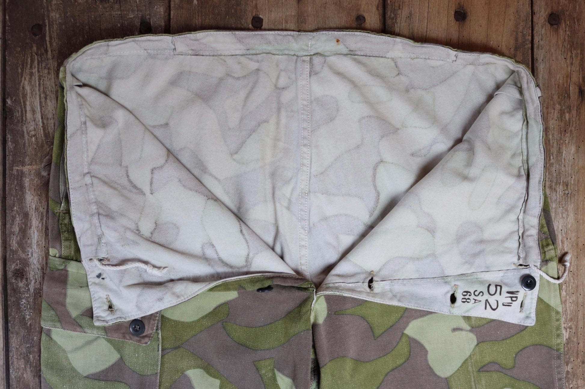 Vintage 1960s Finnish M62 camo trousers - windproof paratrooper pants - 40” x 31”